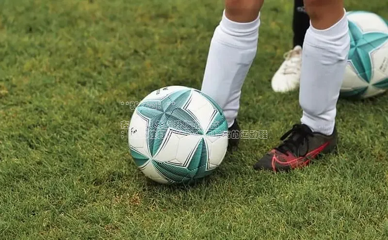 必一体育运动哇咔哇咔文化**新标题：**

在 2024 年提升你的身高
：为女性打造的时尚而增高的运动鞋