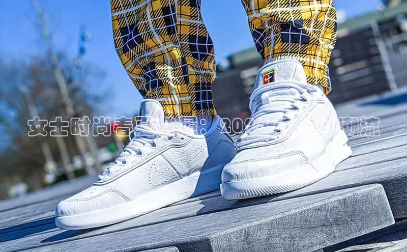 Bsport体育APP下载全站江铃新能源女士时尚春夏鞋履：2024 年必备潮流