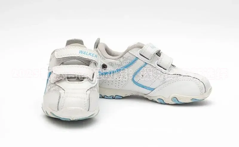 2025新款白色运动鞋：提升身高新选择