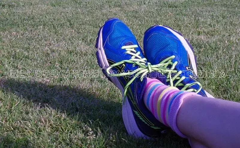 复古风尚与现代设计并存：2025年即将面世的手工运动鞋系列