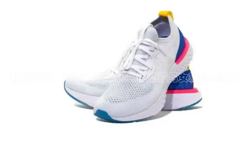 时尚潮流：2025年度最火的运动鞋男女款经典款式